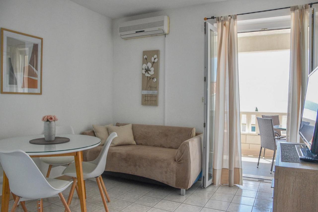 Apartment Sena *