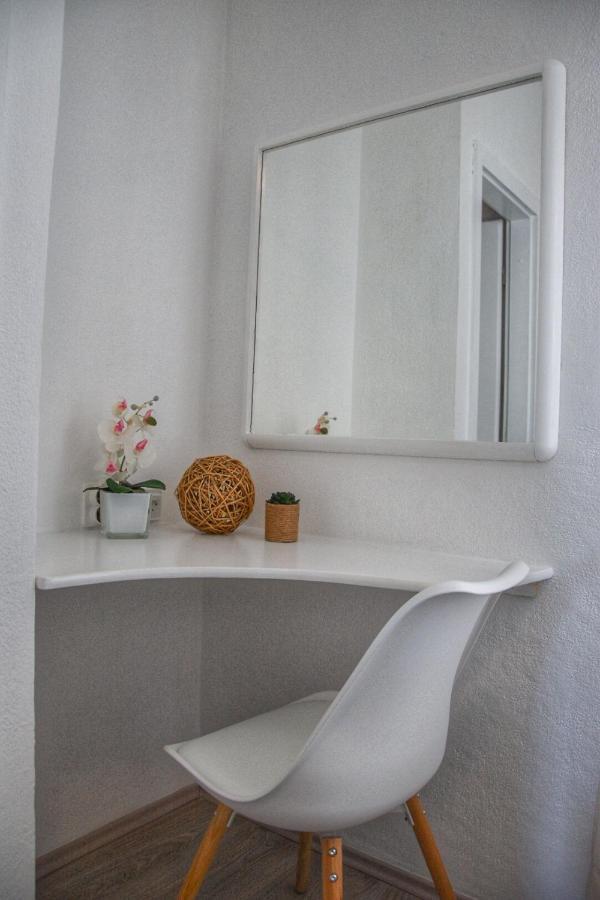 Apartment Sena Bol